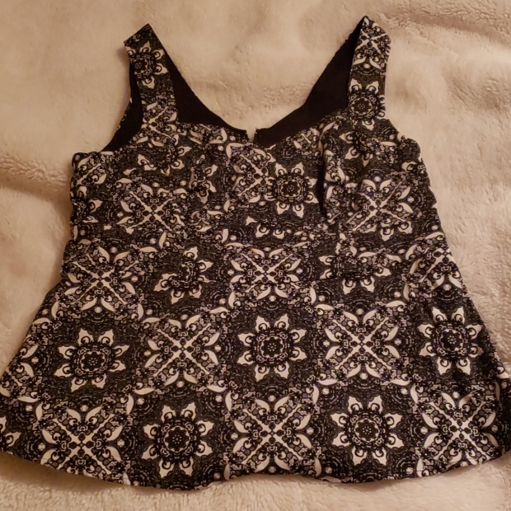 Torrid sleevless top